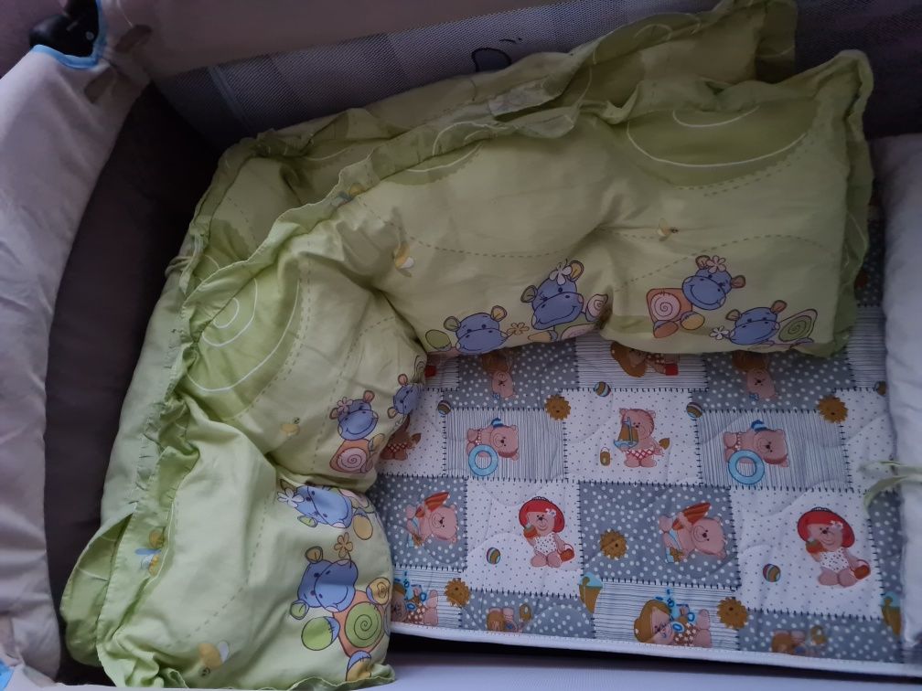 Бебешки обиколник за легло