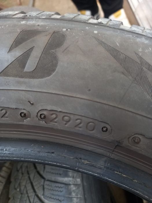 Vand 4 anvelope 215x65x17 pt. SUV cu 200 lei/buc Birdgestone de IARNA
