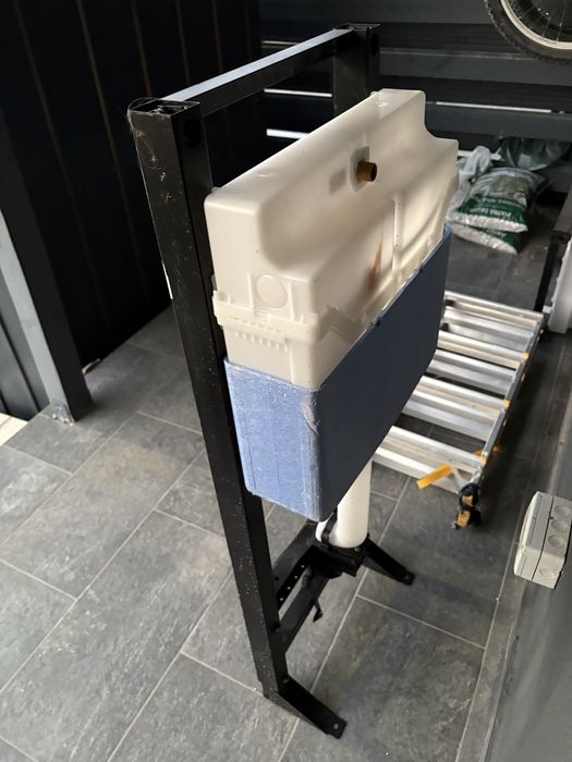 Vand 2 buc cadru +rezervor ingropat ideal standard