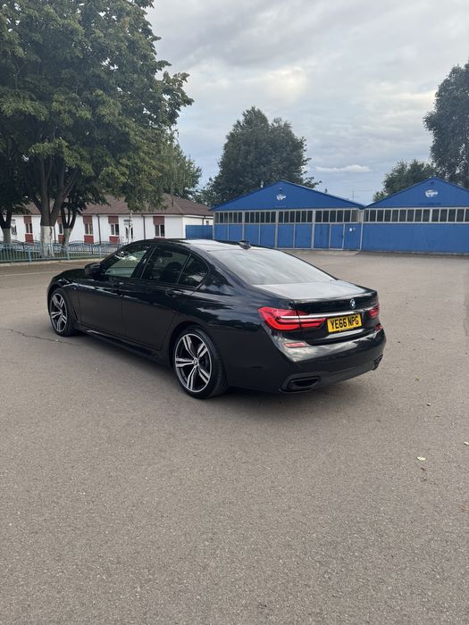 Vand schimb Bmw 730d G11 m paket carbon core volan dreapta