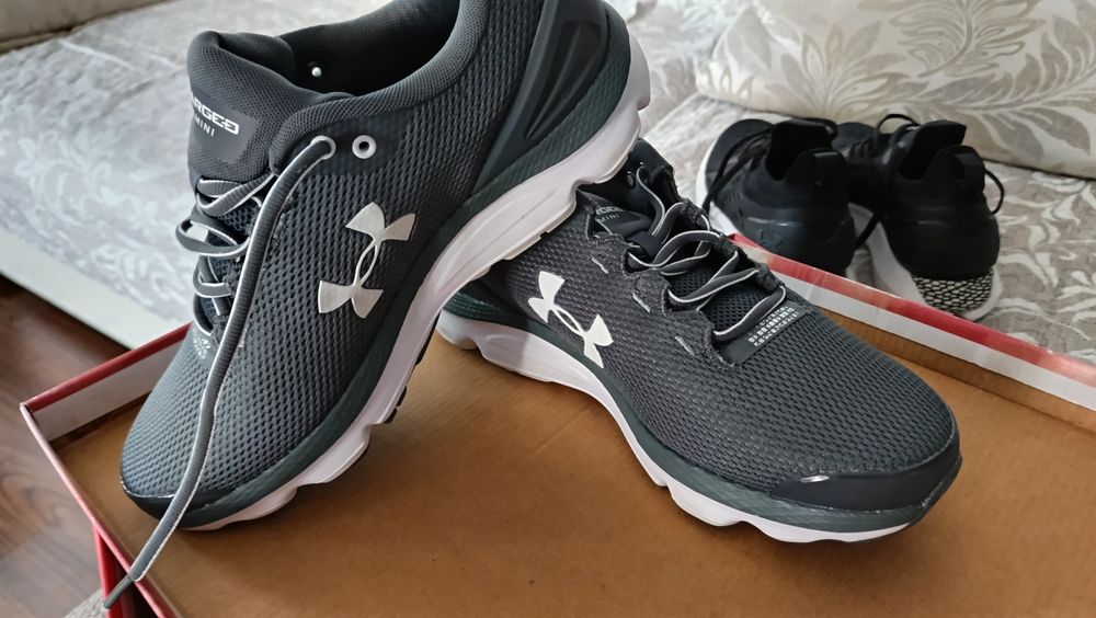 Încălțăminte sport Under Armour