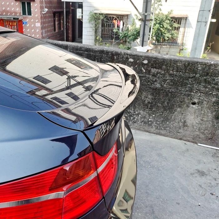 Negru lucios * Eleron Portbagaj Lip codita Haion BMW X6 E71