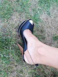 Дамски обувки черни висок ток