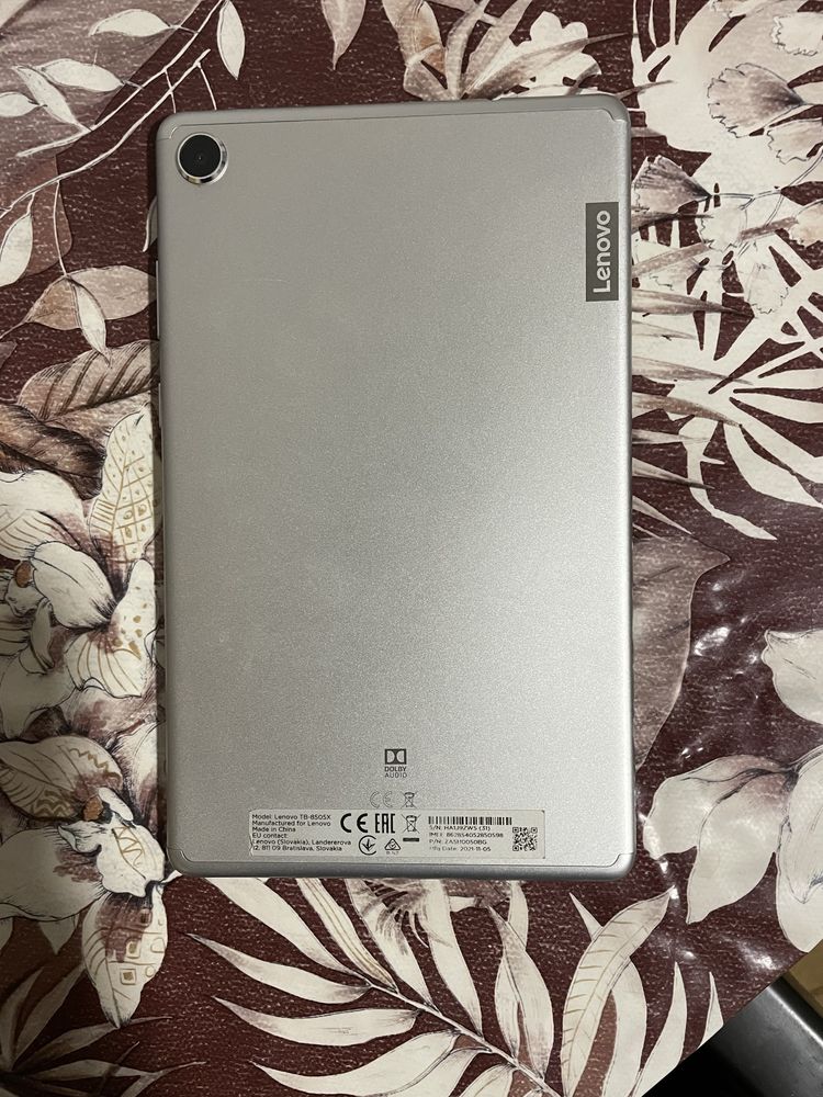 Таблет Lenovo M8
