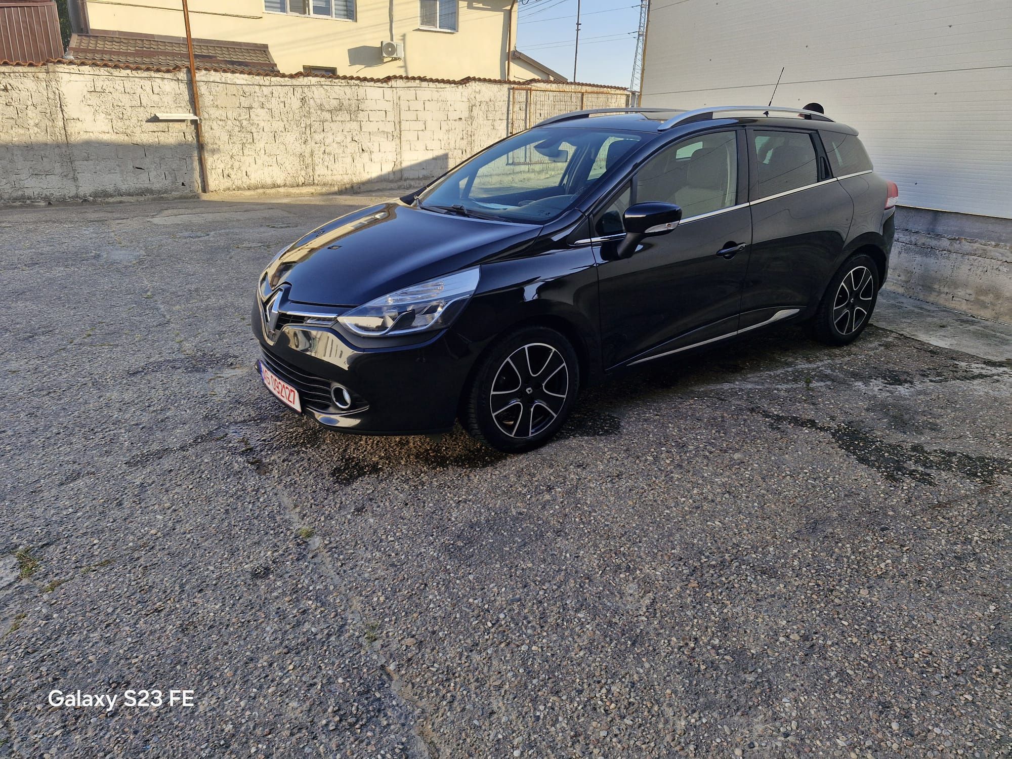 Vând Renault Clio