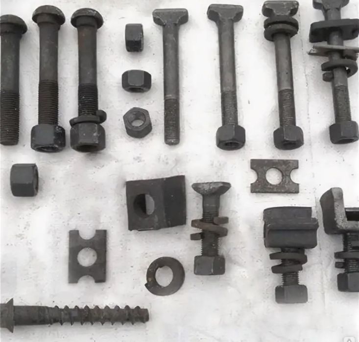 Рельсы шпалы и комлектующие.