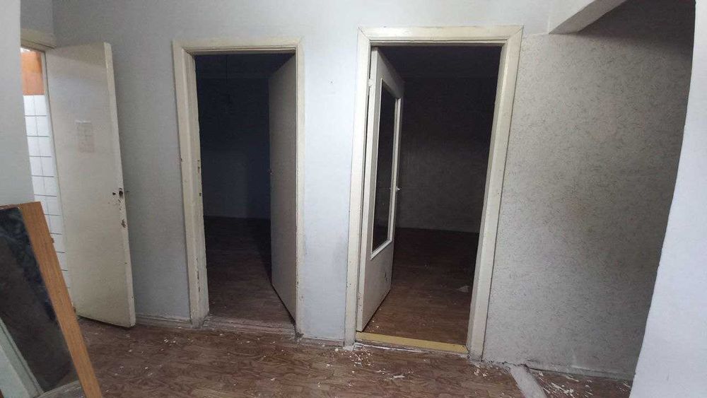 Продаётся 2/4/4 на Юнусабаде 18, общая площадь 57м2, балкон 2*6м