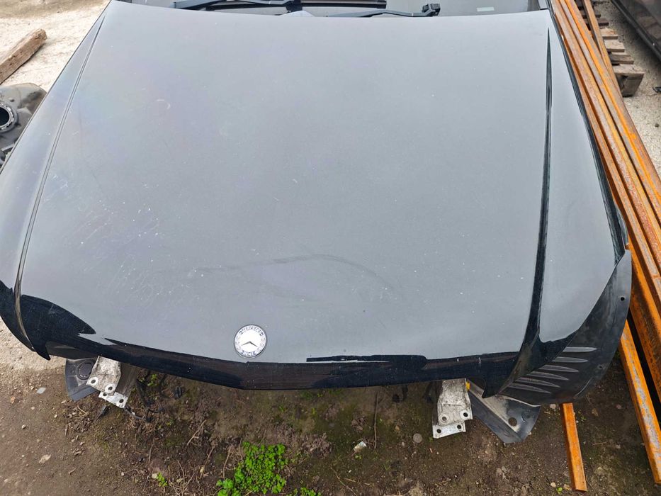 Черен капак Mercedes W204 Facelift C класа Мерцедес с забележка