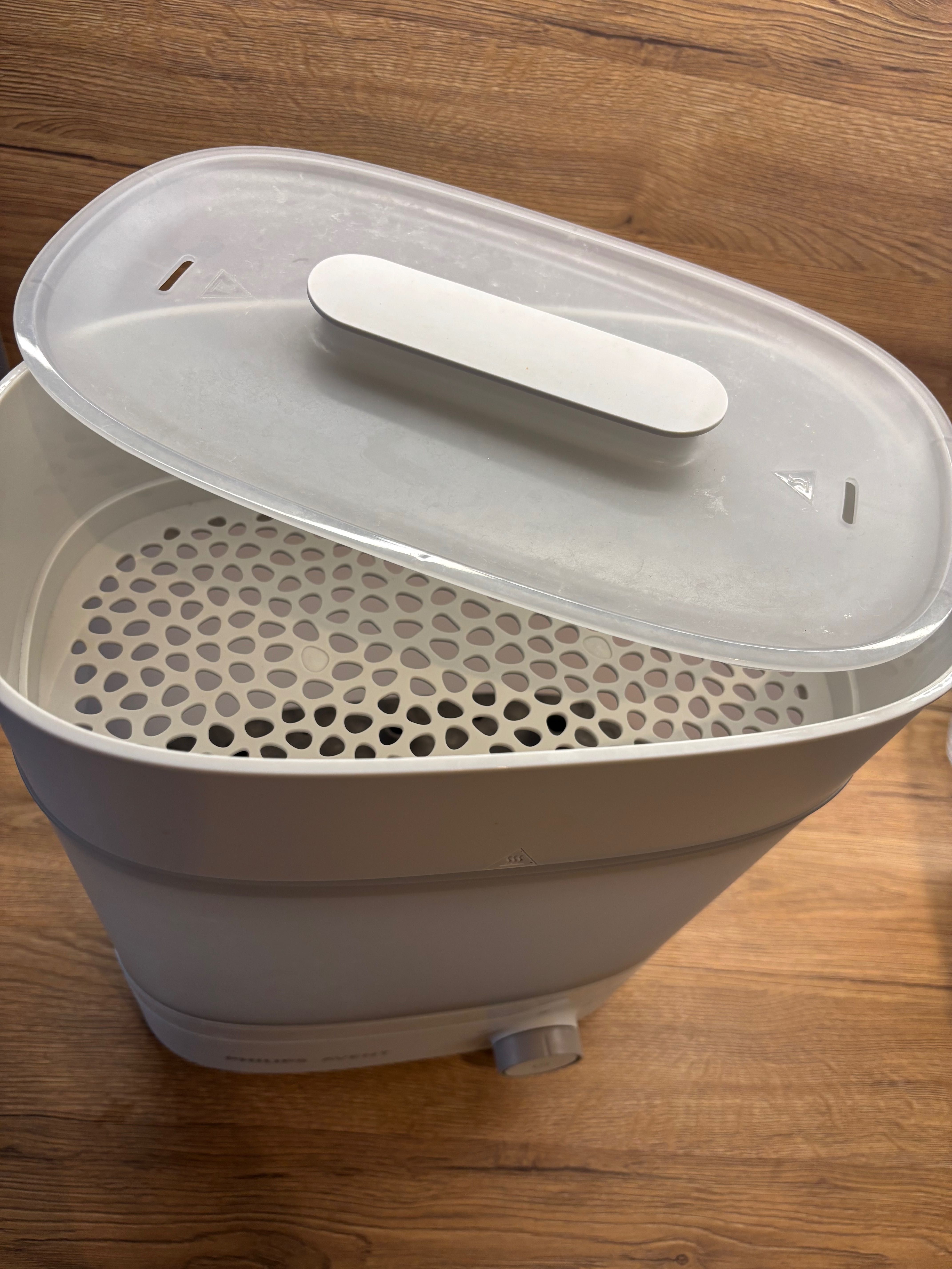 Philips Avent Електрически стерилизатор с функция за изсушаване.