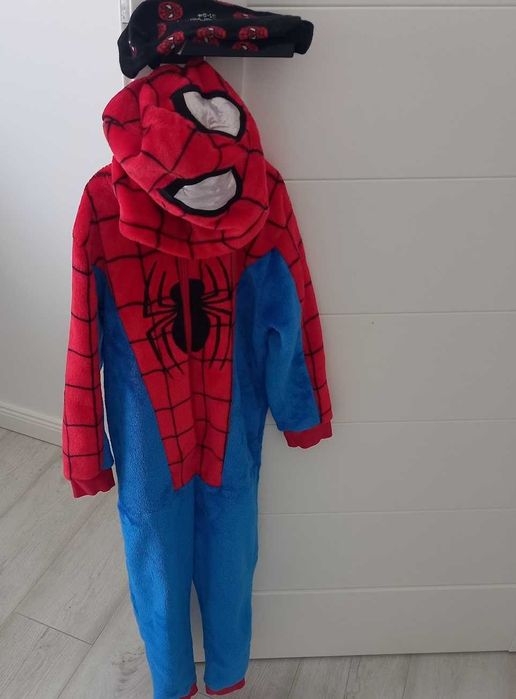 Costum glugă Spiderman C&A 116 Șosete Spider Marvel noi