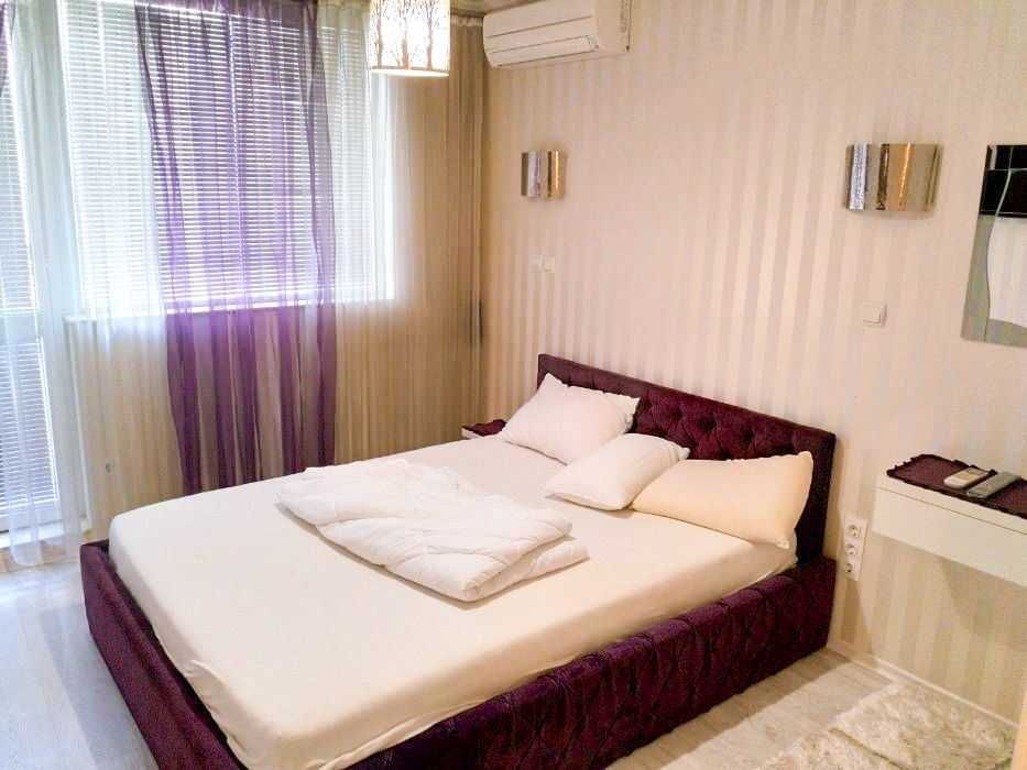 Продава се Тристаен апартамент в София, Студентски град - 90 кв.м за 2000 €/кв.м - Снимка #1