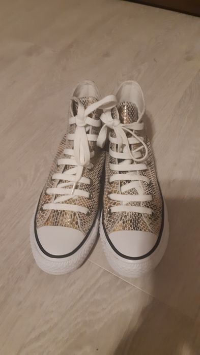 Vand bascheti Converse