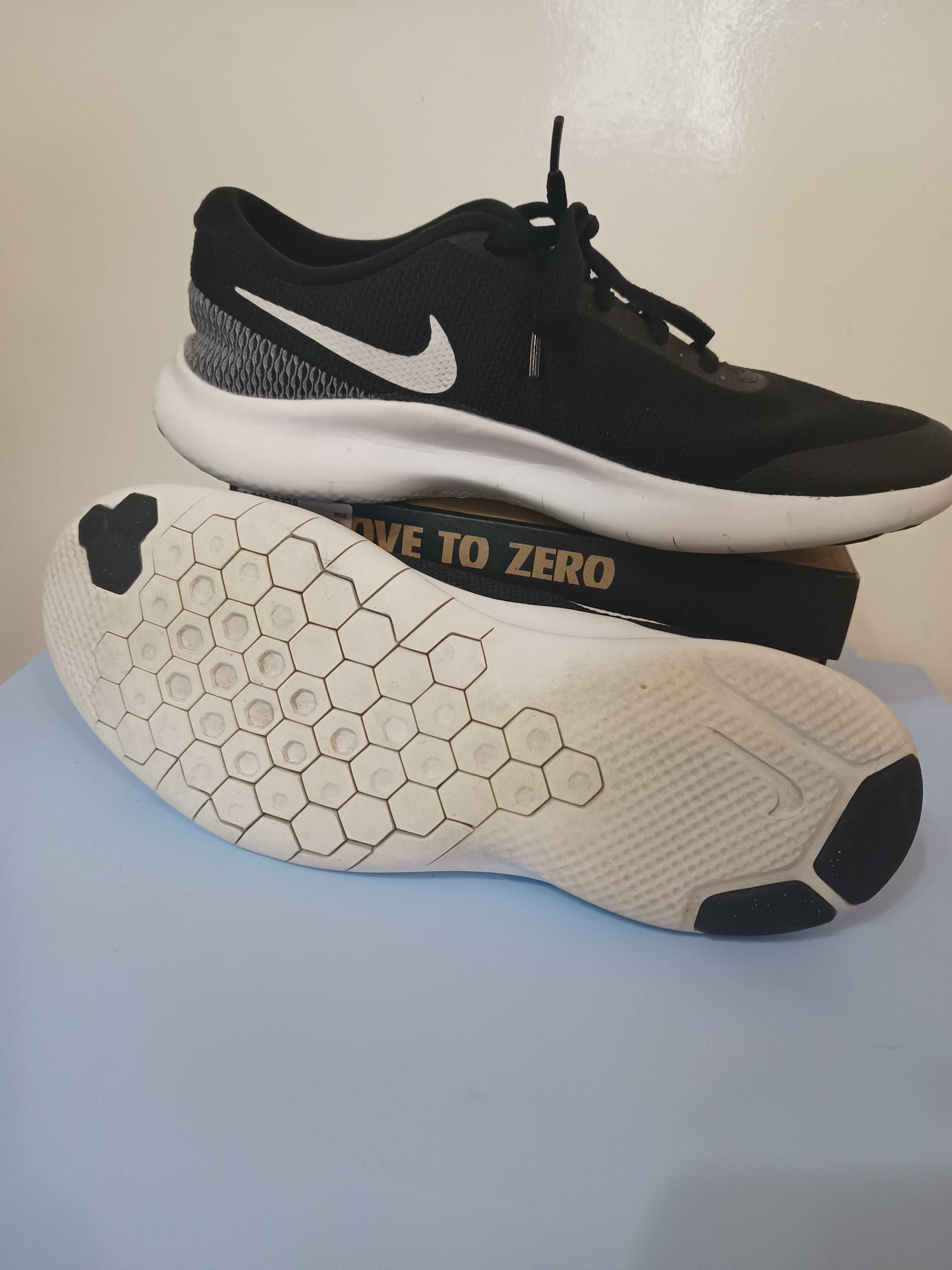 Маратонки Nike 45.5 размер