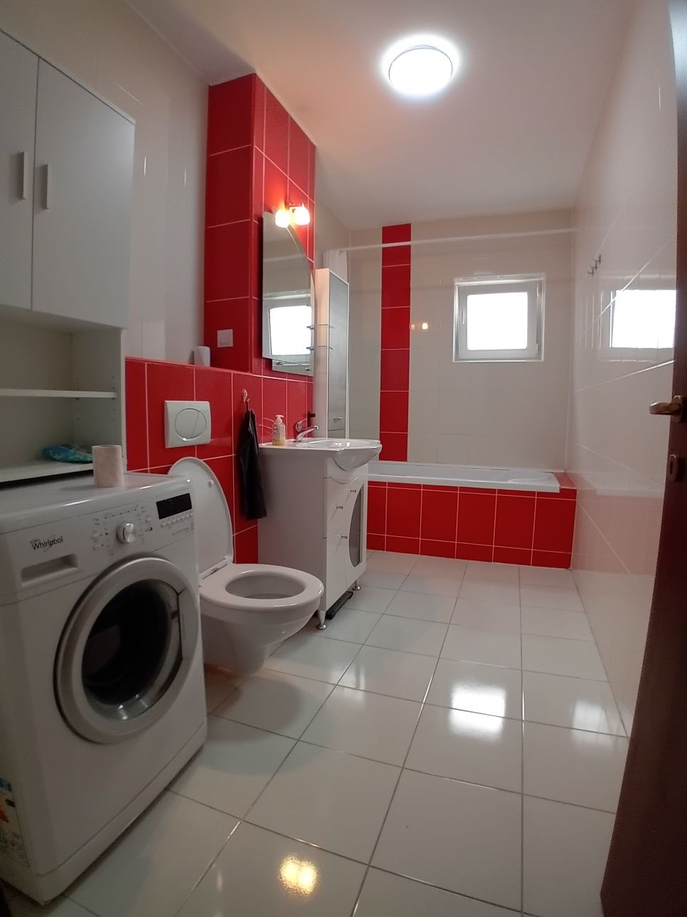Proprietar, vând apartament 3 camere, etaj 1, str. Liviu Ciulei, Sibiu