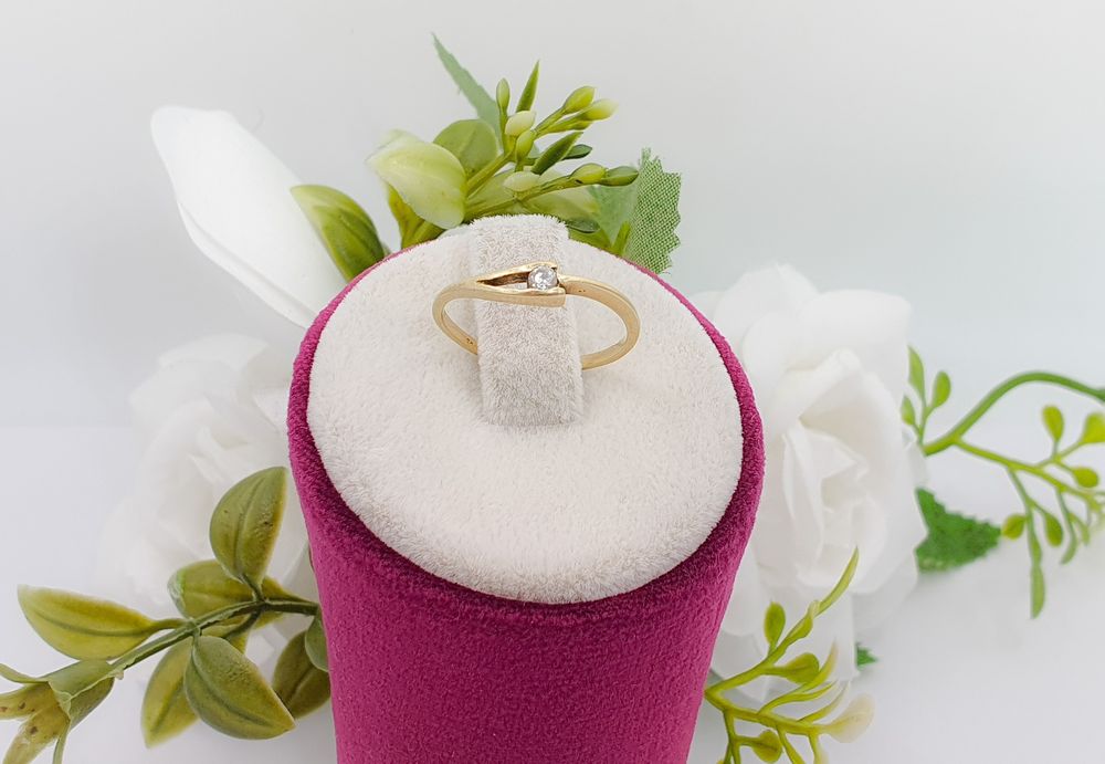 Inel de logodnă din aur de 14K cu zirconiu  mărimea 54, gramaj 1,48 g