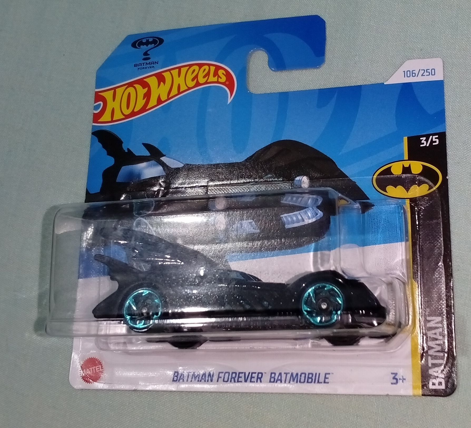 masinuta Hot Wheels Batmobile Batman Forever