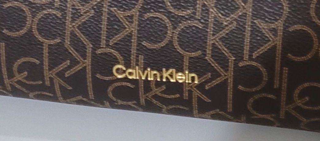 Продам сумку Calvin M,Kors