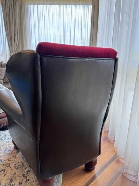 Лускозен масивен фотьойл от KARE