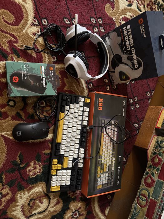 Klaviatura, mishka, naushnik igravoy hammasi