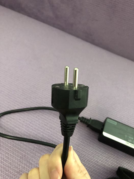 Продается зарядное устройство для Lenovo