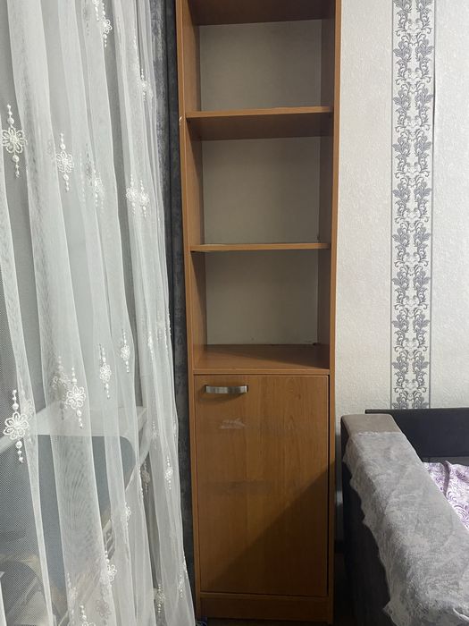 Продам шкаф пенал