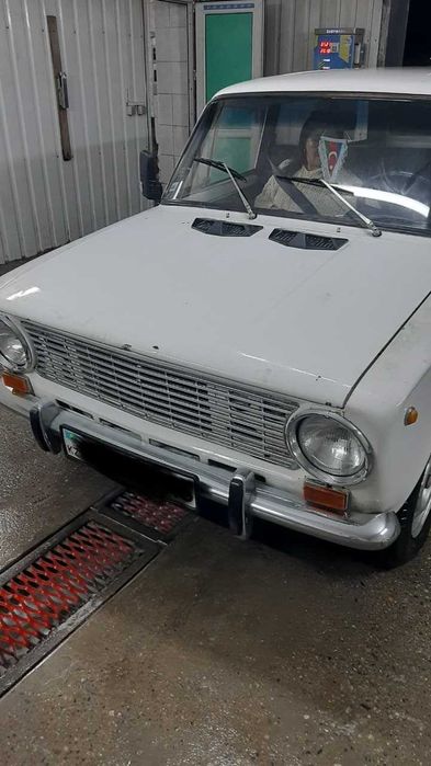 Продам автомобиль ВАЗ 2102