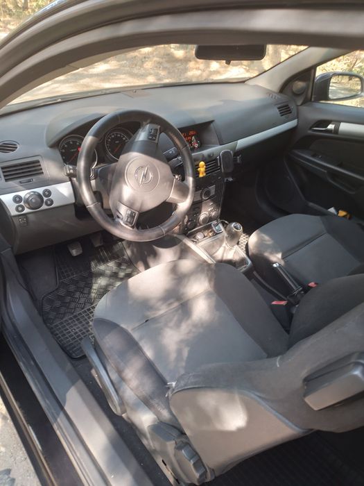 Opel astra gtc 1,6