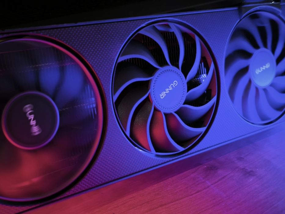 Продам видеокарту intel ARC B580 12g