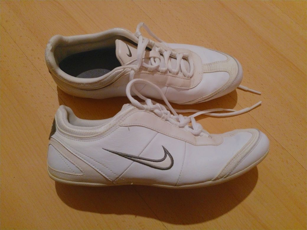 Маратонки Nike 2009