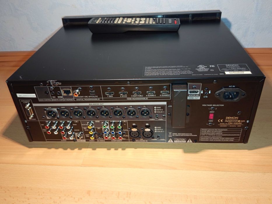 AV съраунд предусилвaтел Denon DN-500AV