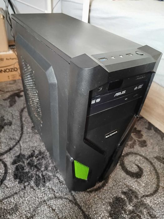 Настолен компютър