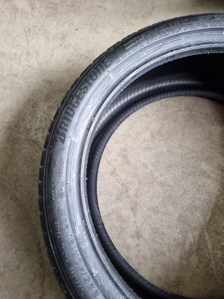 225/40/19 Bridgestone 2бр DOT 2023