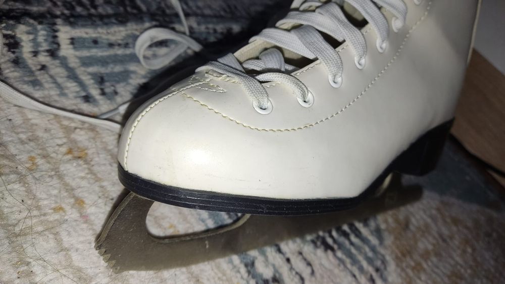 Коньки фирменные Nicol