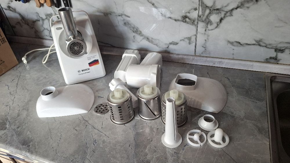Продам кухонный комбайн Bosch