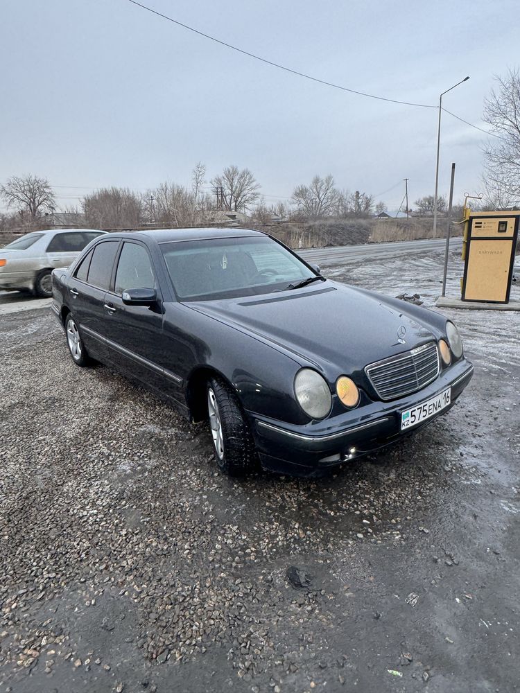 Mercedes benz E320