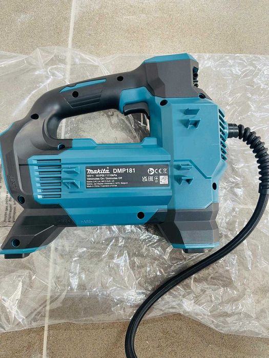 Compresor Makita DMP181Z 11,1 bar 18 V (fără baterie, fără încărcător)