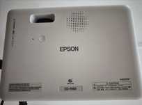 Vând video proiector Epson CO-FH01