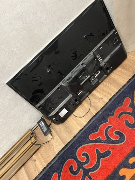 Продам смарт телевизор самсунг на запчасти