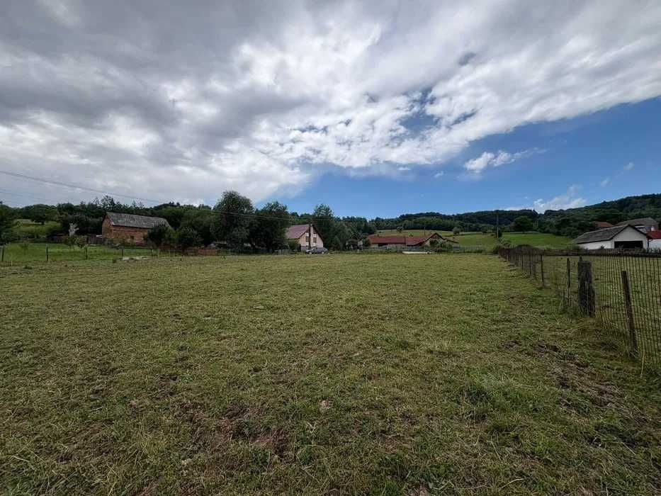 Teren intravilan de vânzare–1100 mp,CF in curs (maxim 6 luni)–25 €/mp