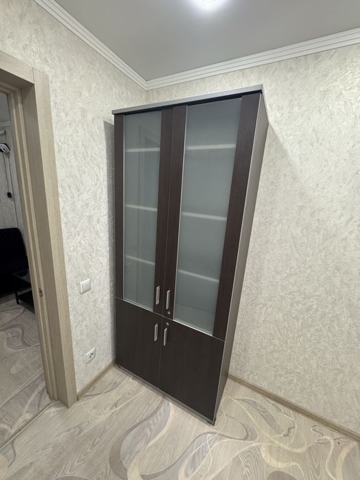 Продам офисный шкаф