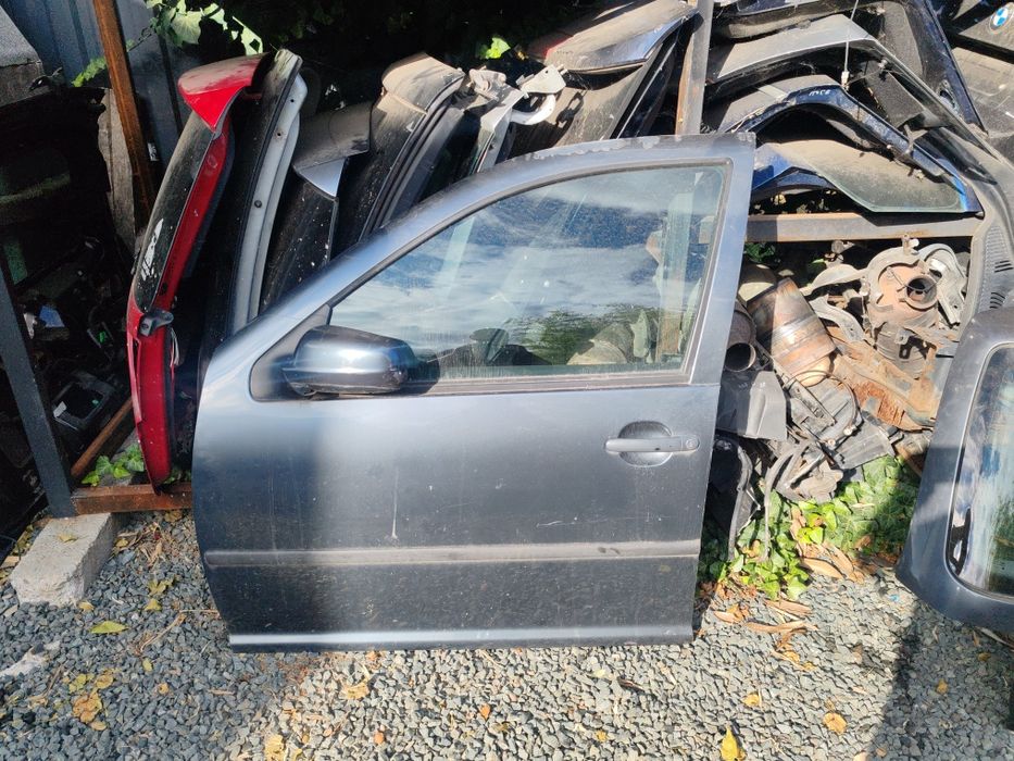 Portiera complecta vw golf 4 200lei