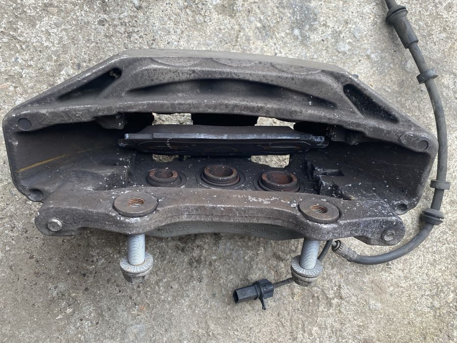 Etrier dreapta fața 3 pistoane Audi Q7 4M 3.0tdi an:2019 Cod:4M0615106