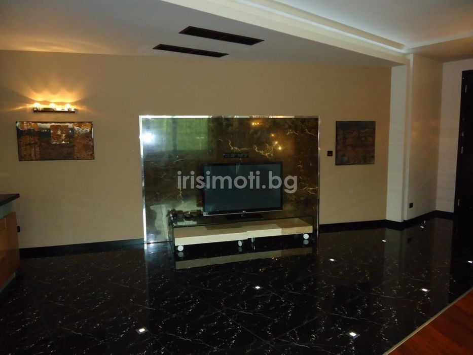 Дава се под наем Тристаен апартамент в София, Манастирски ливади - 236 кв.м за 2400 € - Снимка #9