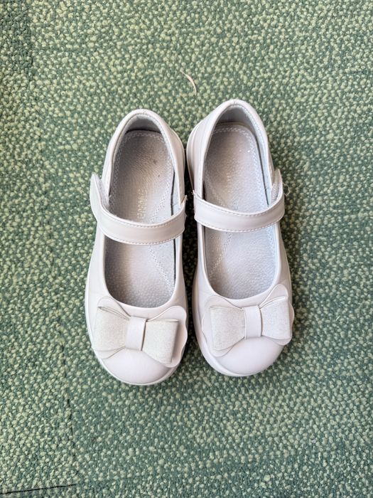 Детски обувки за момиче-комплект.