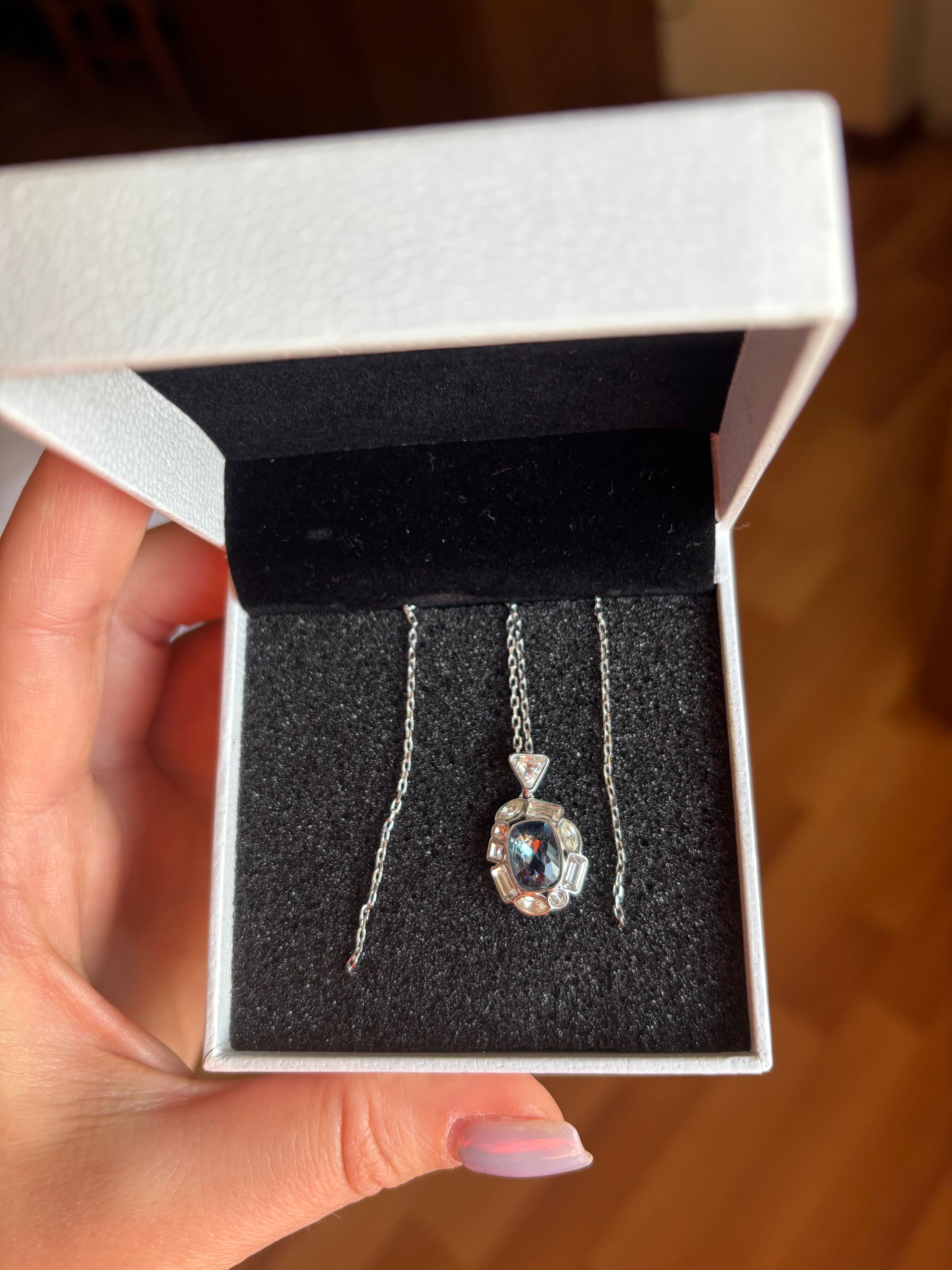 Колие с камък Swarovski