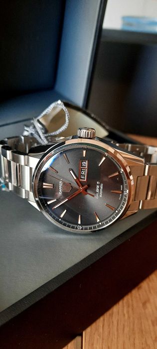 Tag heuer чисто нов с лепенките