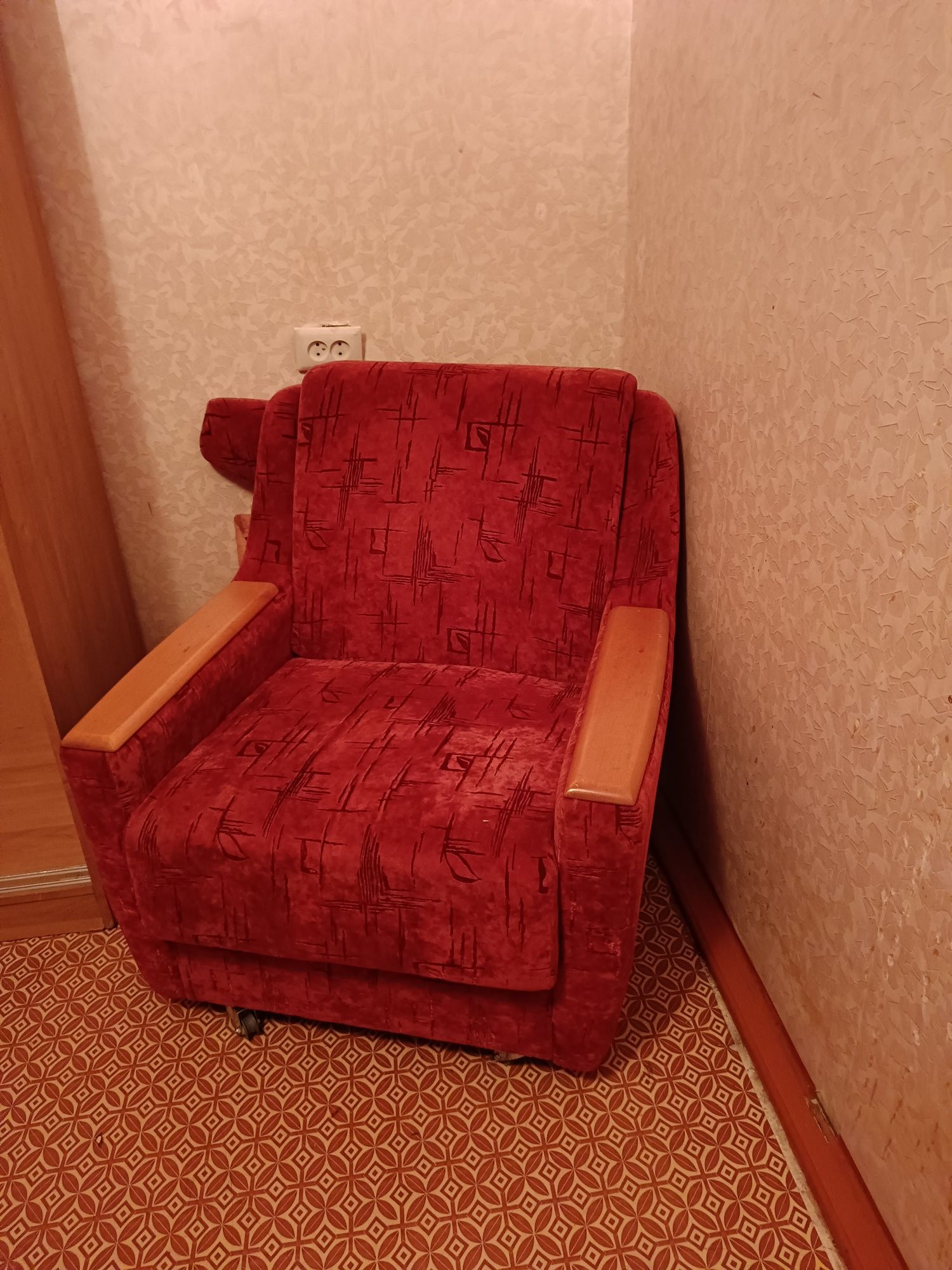 Продам диван и 2 кресло 6000т
