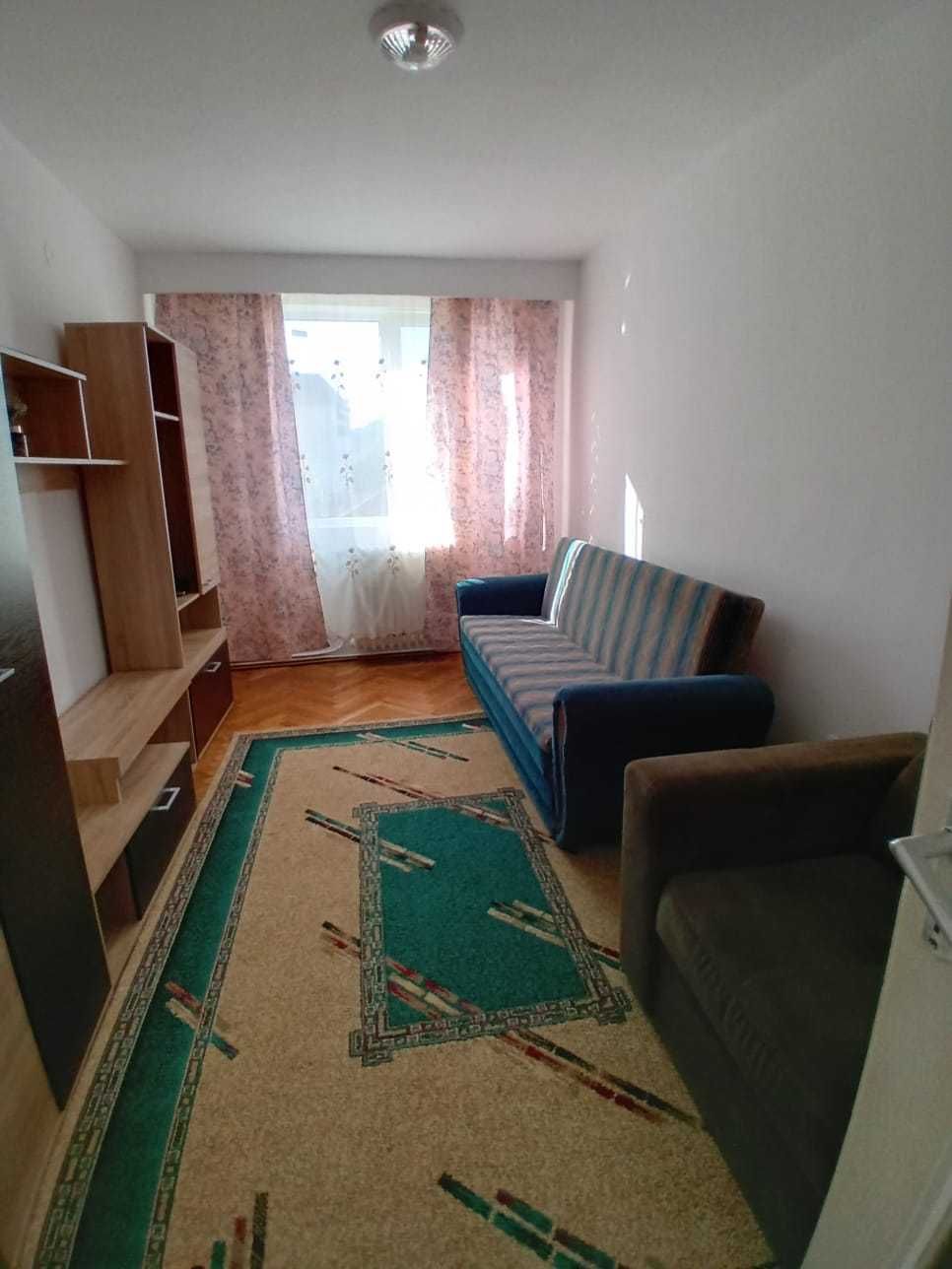 Apartament 3 camere decomandat, 70 mp et 2 zona buna