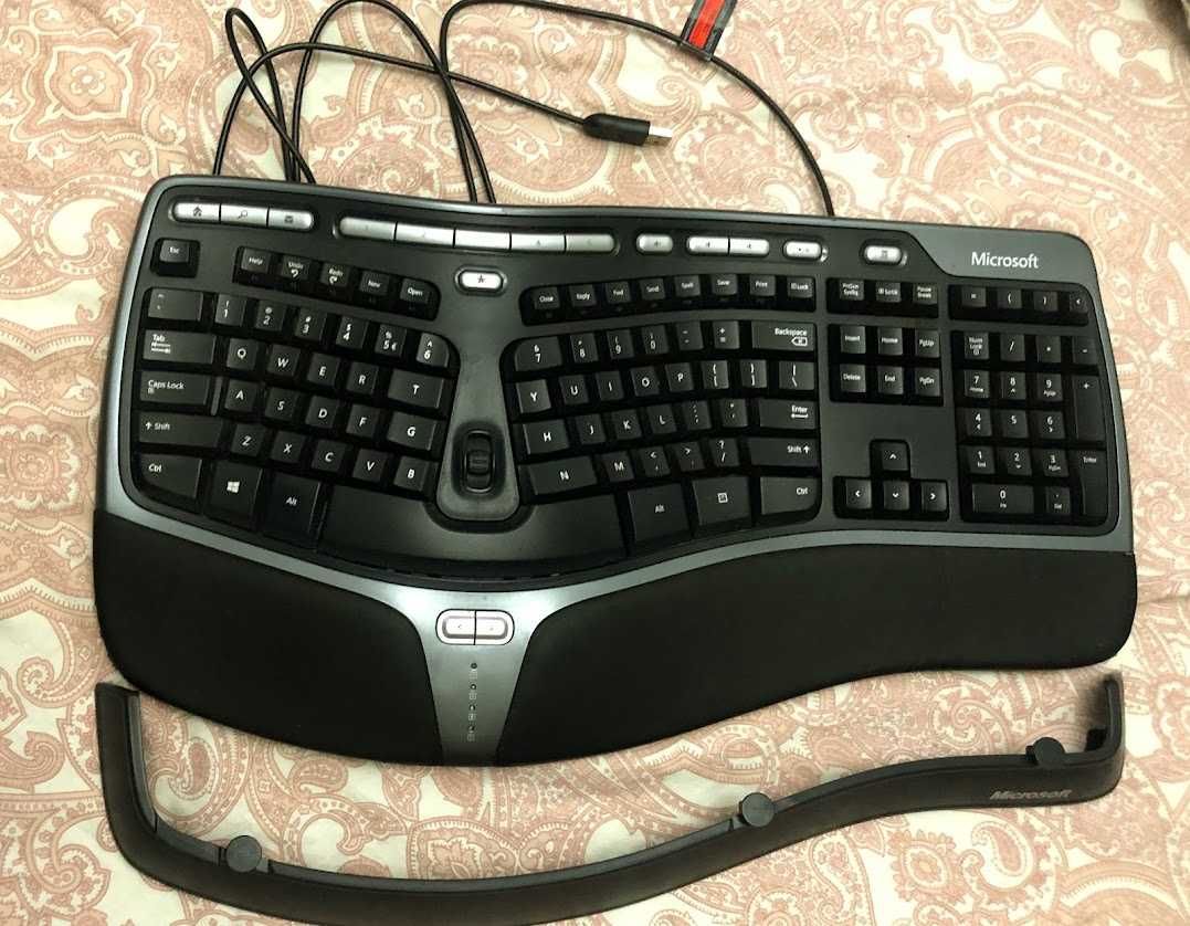 Tastatura Microsoft Natural Ergonomic 4000 v1.0, cu fir si USB