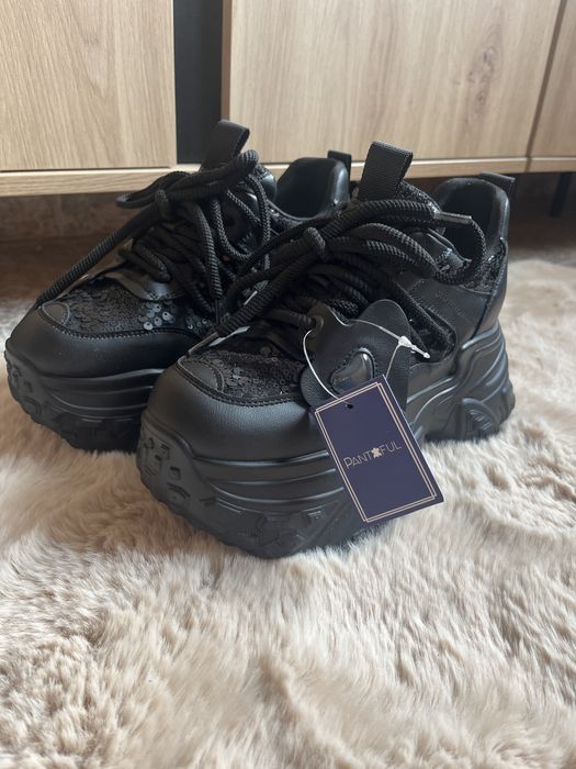 Обувки от естетвена кожа